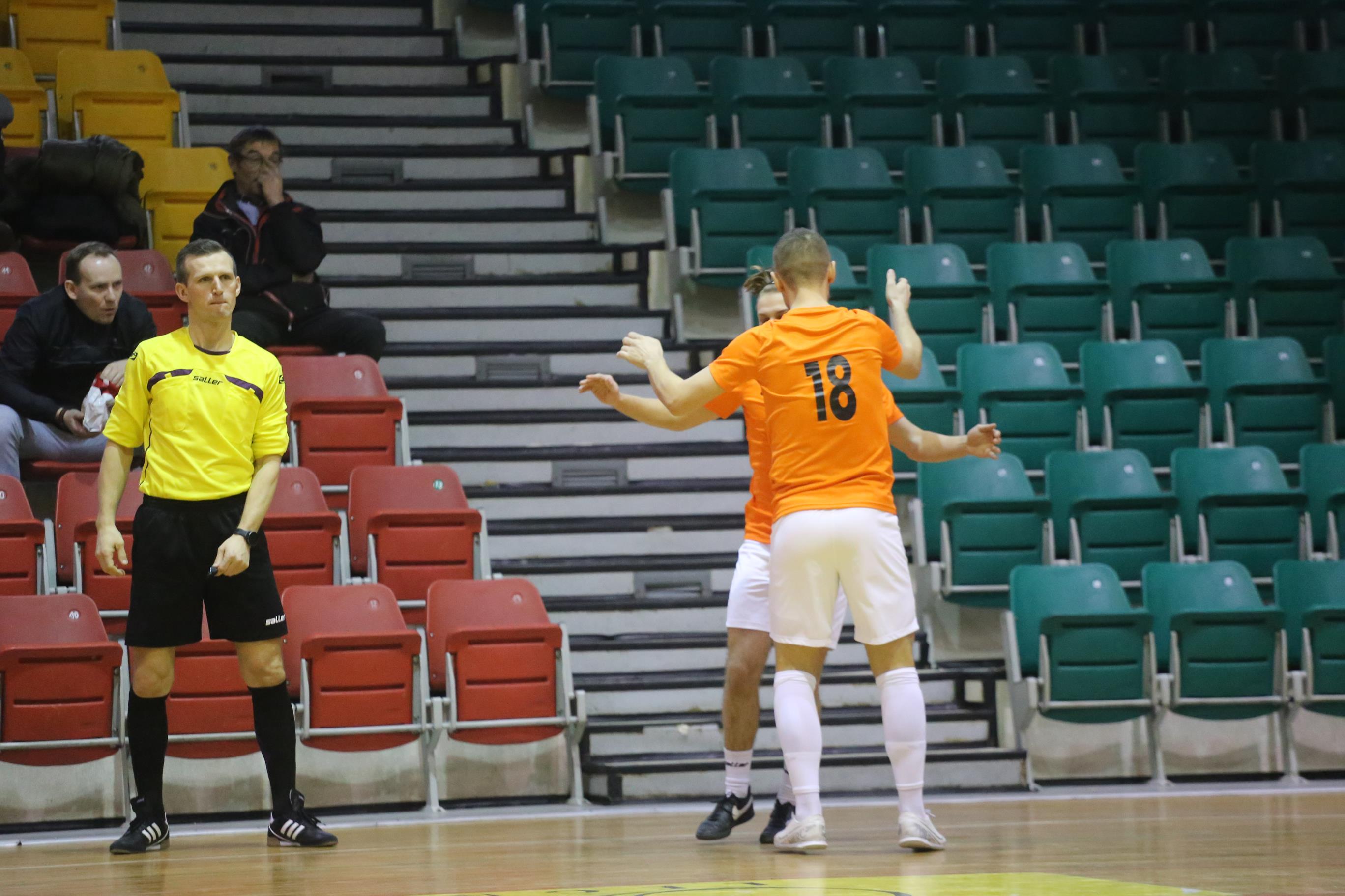 Legnicka Liga Halowa: Fire umocnił się na prowadzeniu