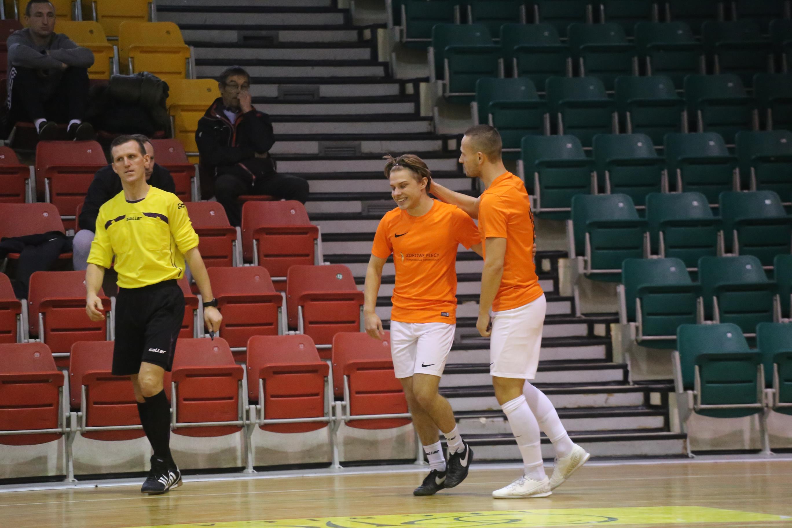 Legnicka Liga Halowa: Fire umocnił się na prowadzeniu