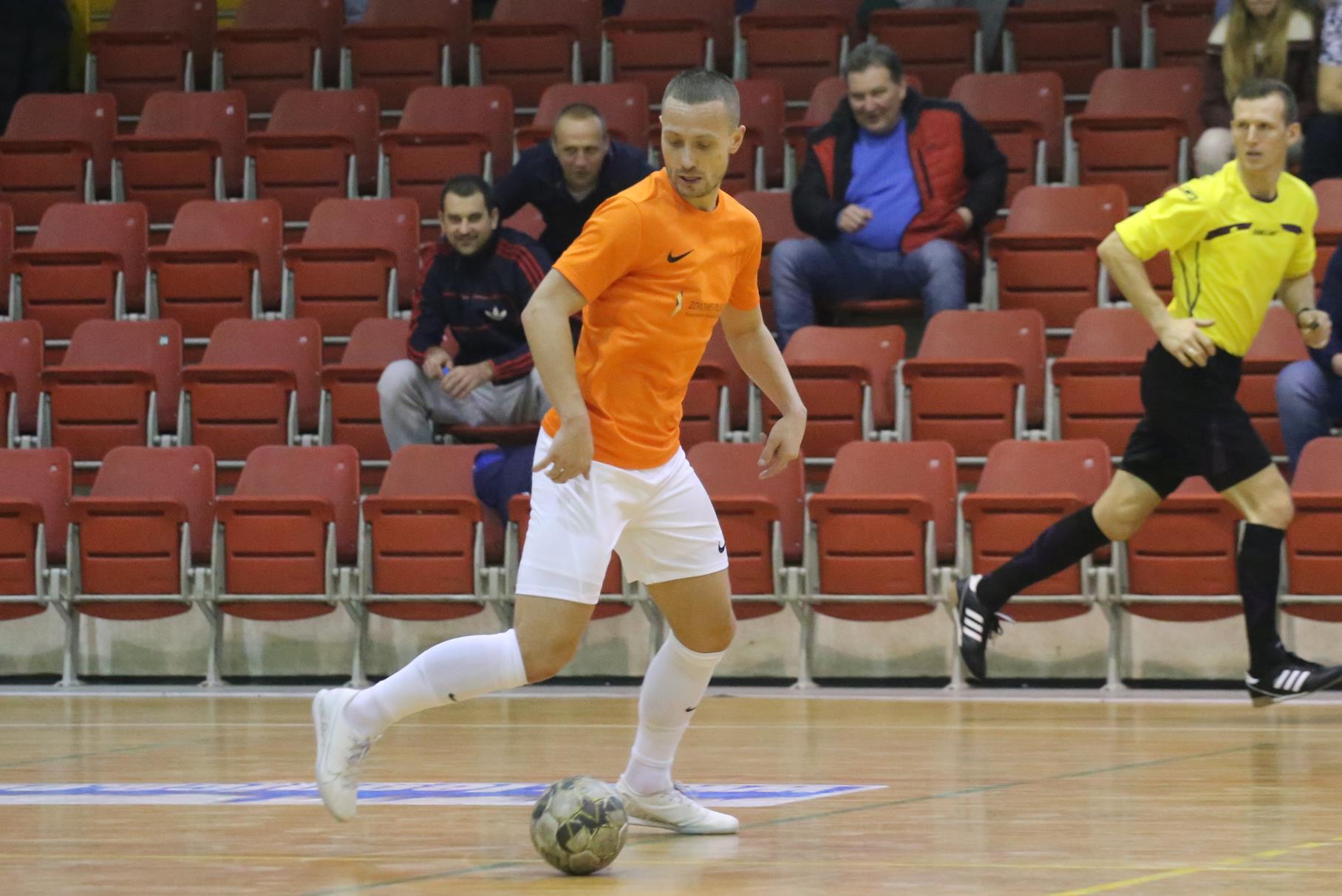 Legnicka Liga Halowa: Fire umocnił się na prowadzeniu