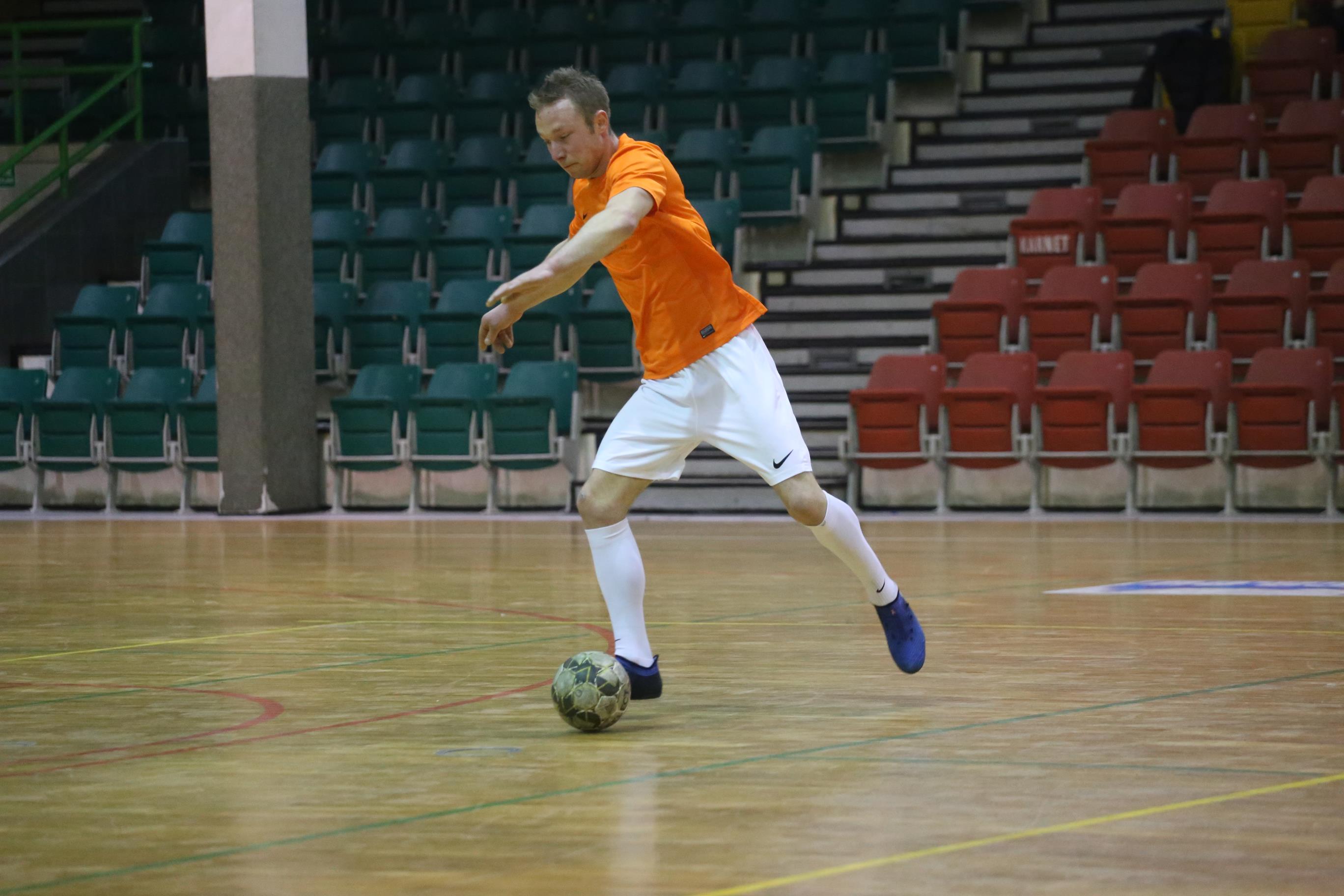 Legnicka Liga Halowa: Fire umocnił się na prowadzeniu
