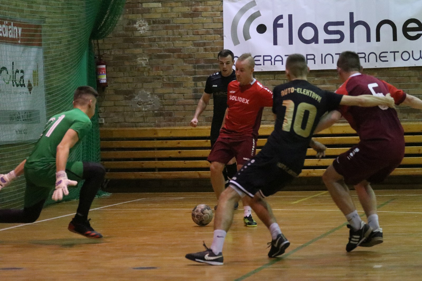 Legnicka Liga Halowa: Fire umocnił się na prowadzeniu
