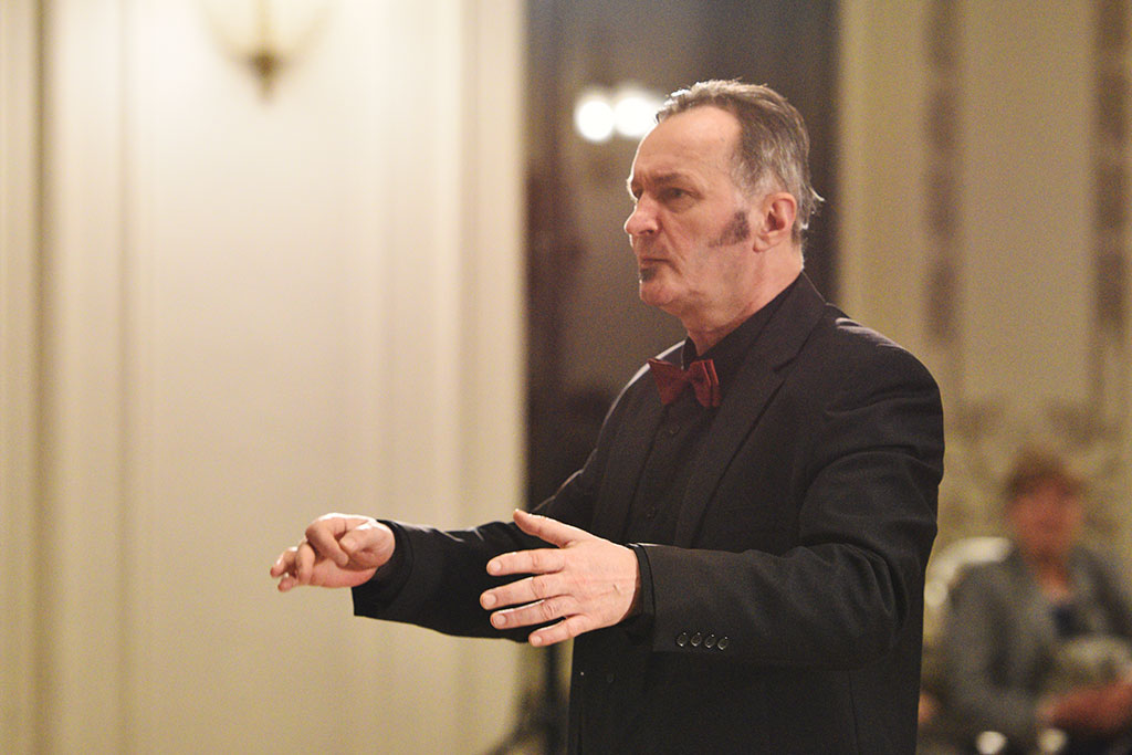 Madrygał zaśpiewał w rocznicę śmierci Henryka Karlińskiego