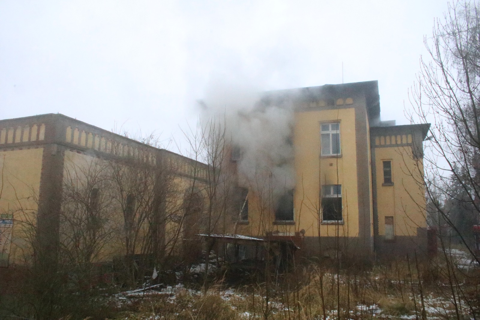 Pożar pustostanu przy ulicy Lindego                        
