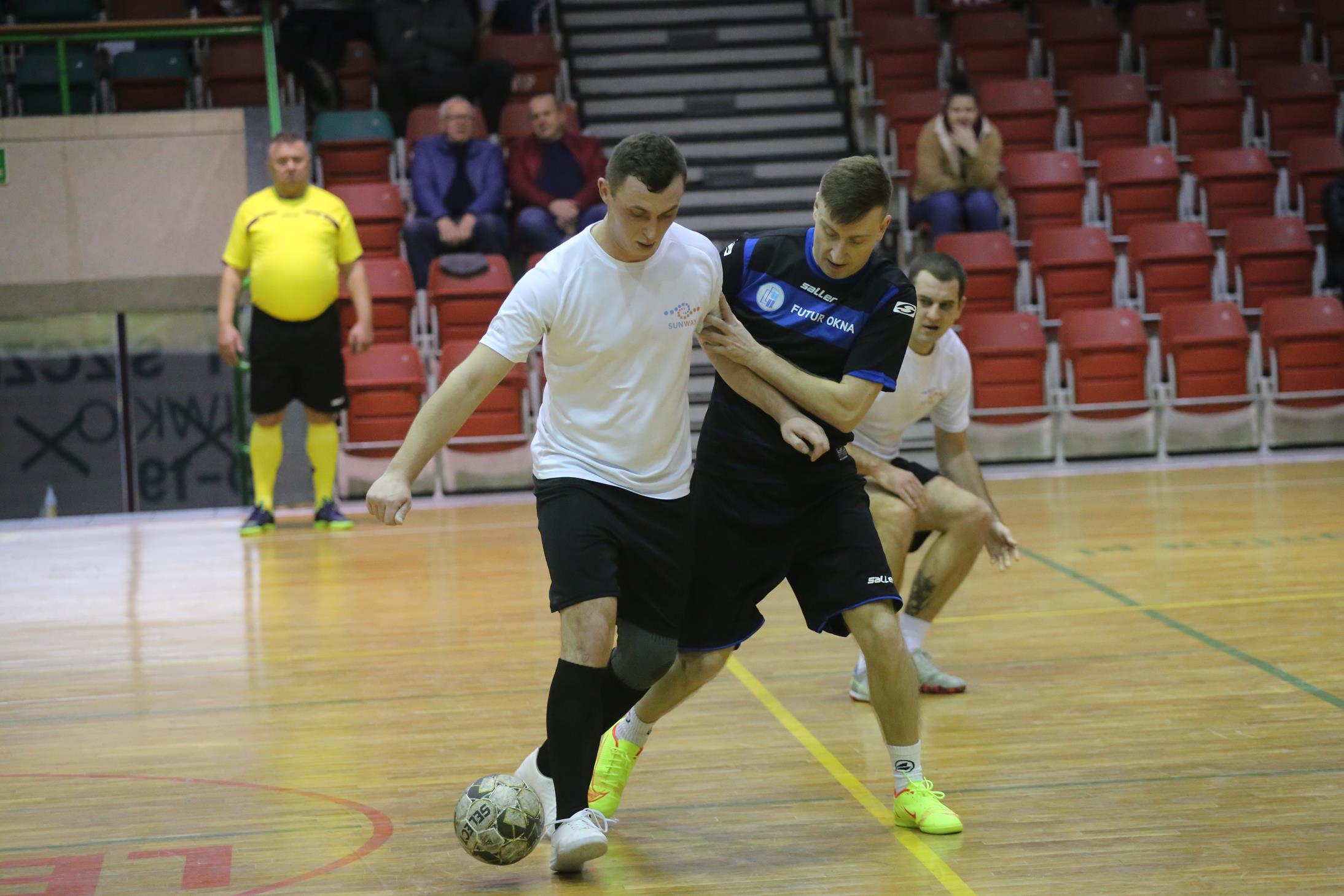 Legnicka Liga Halowa: Łobodziński i spółka pokonali mistrza
