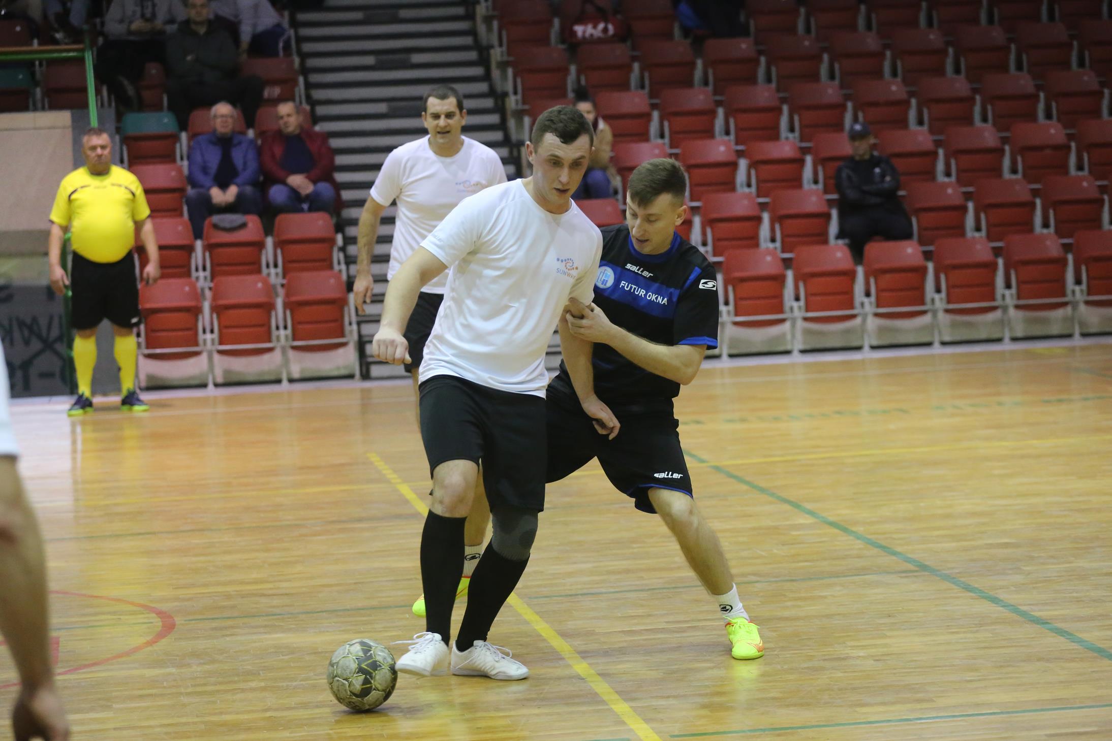 Legnicka Liga Halowa: Łobodziński i spółka pokonali mistrza