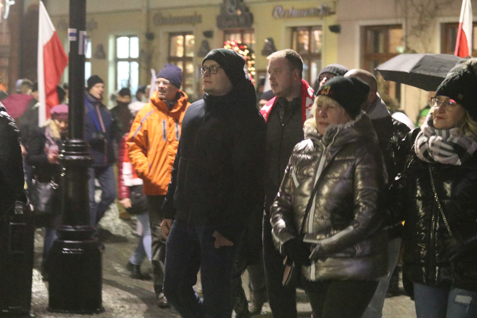 Dwieście osób demonstrowało przeciw „segregacji sanitarnej”