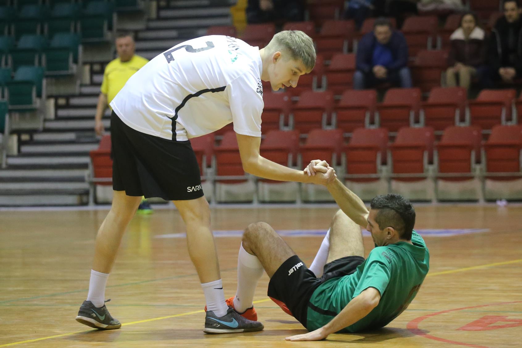 Legnicka Liga Halowa: Łobodziński i spółka pokonali mistrza
