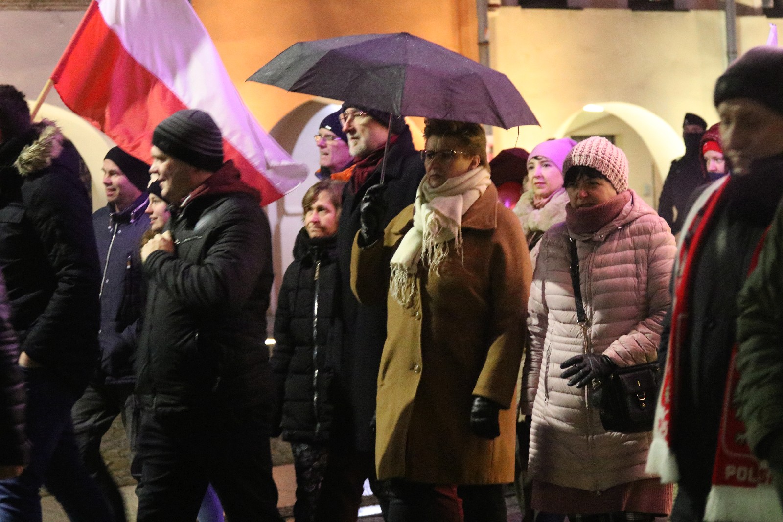 Dwieście osób demonstrowało przeciw „segregacji sanitarnej”