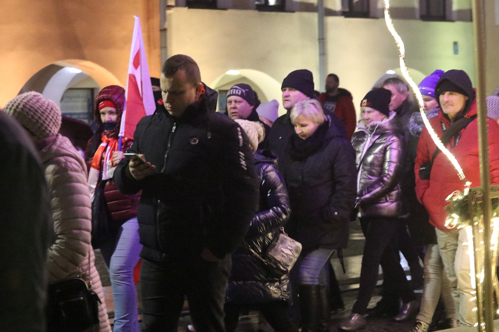 Dwieście osób demonstrowało przeciw „segregacji sanitarnej”