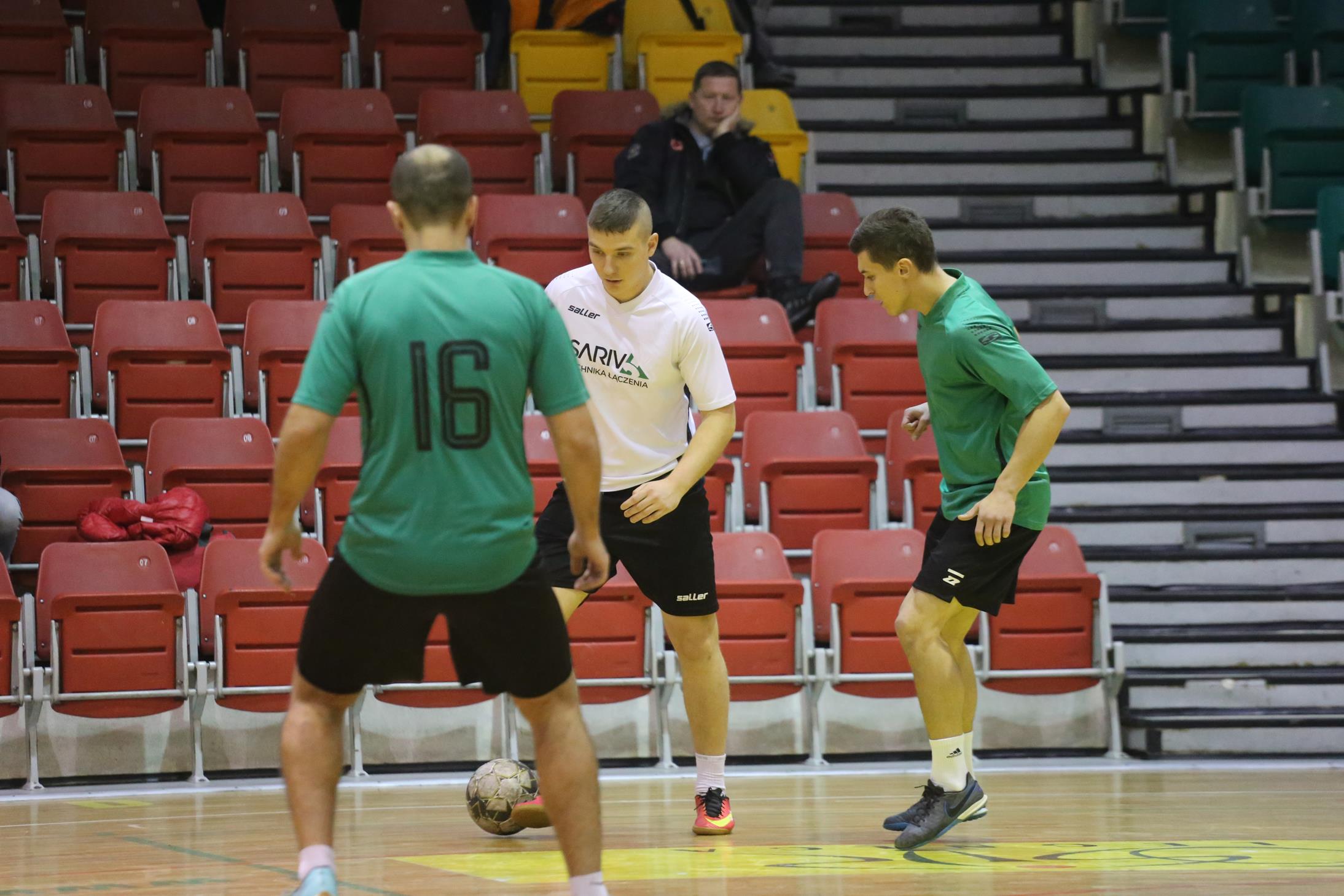 Legnicka Liga Halowa: Łobodziński i spółka pokonali mistrza