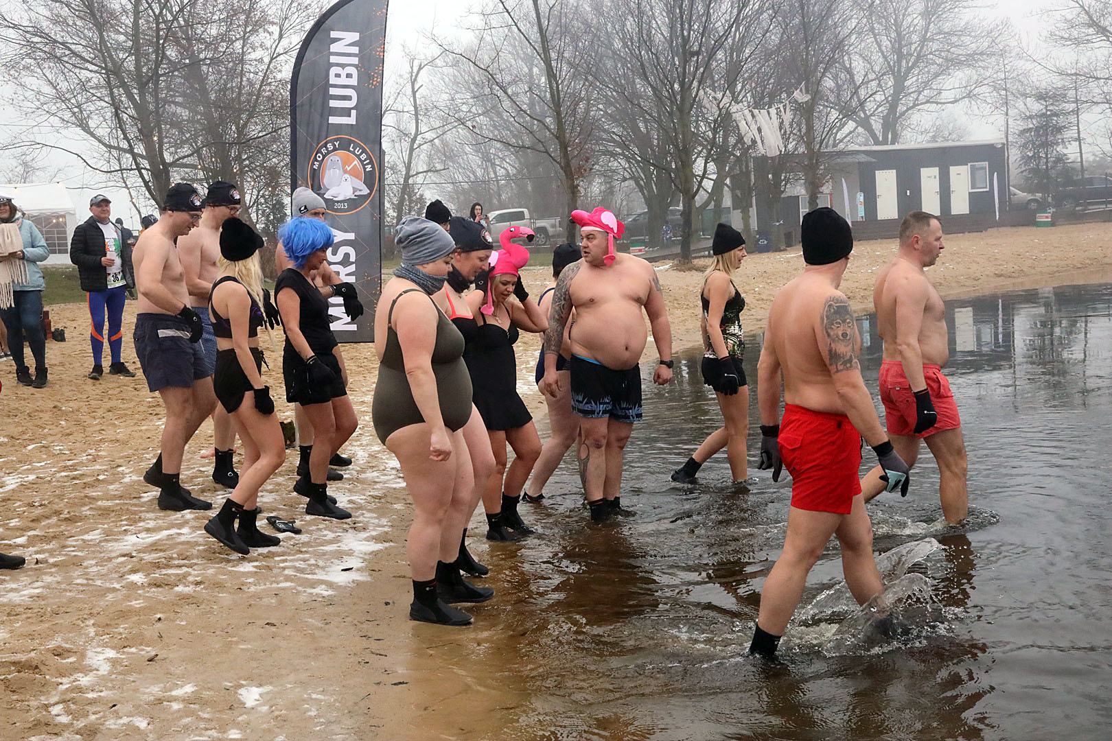 W Krainie Dobrej Energii biegali i morsowali dla Cyprianka