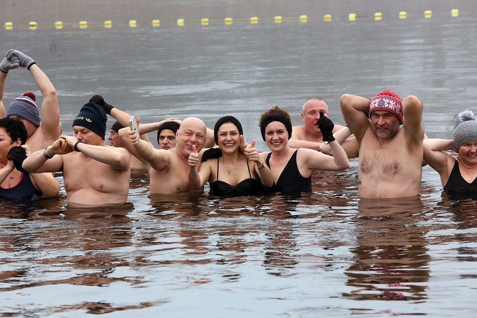 W Krainie Dobrej Energii biegali i morsowali dla Cyprianka