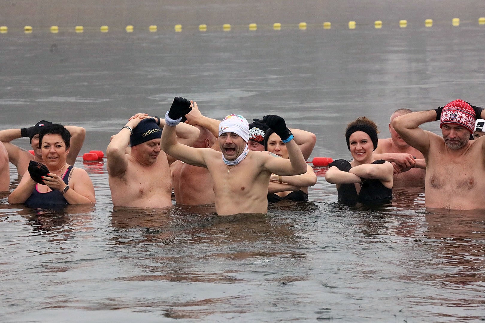 W Krainie Dobrej Energii biegali i morsowali dla Cyprianka