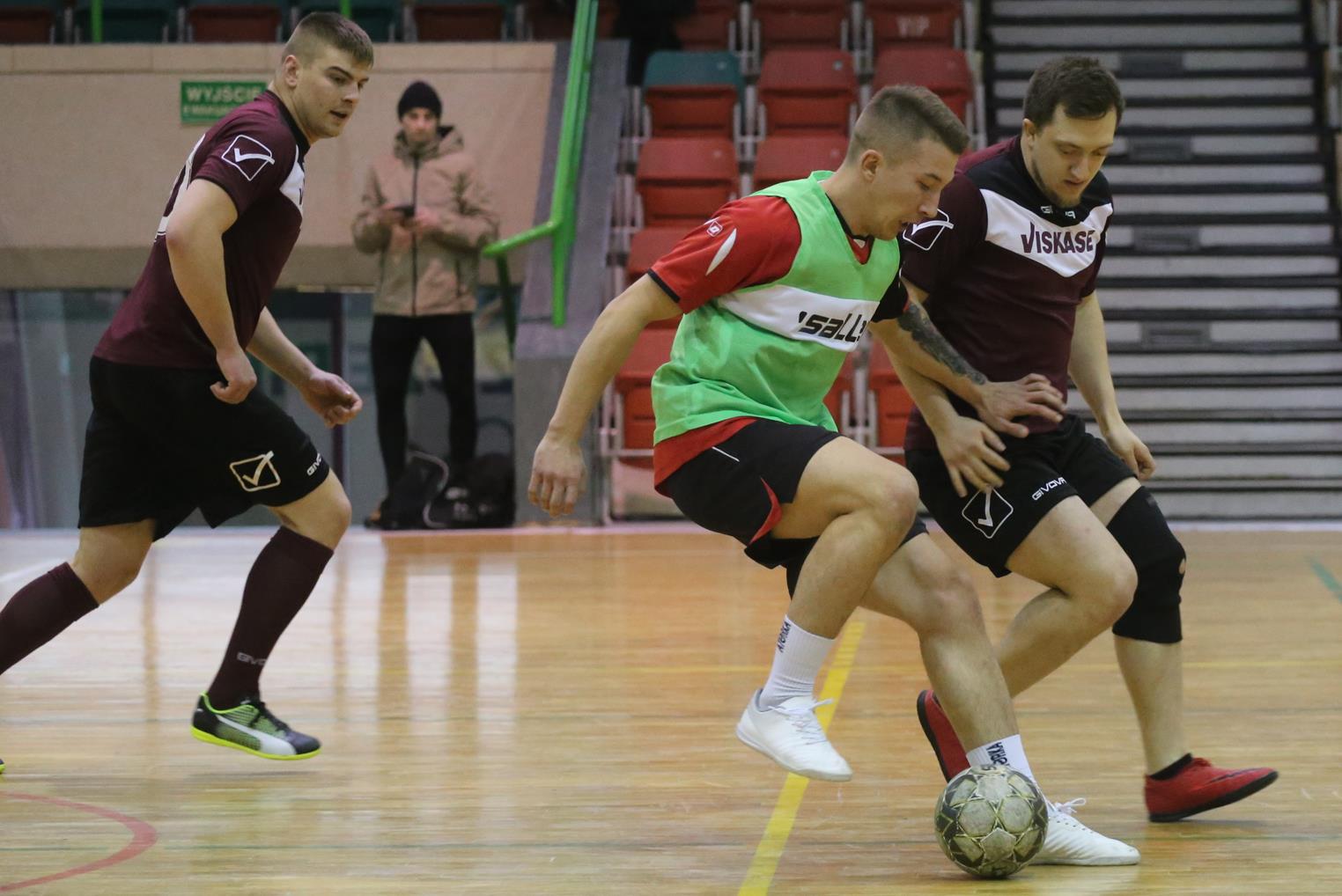 Legnicka Liga Halowa: Łobodziński i spółka pokonali mistrza