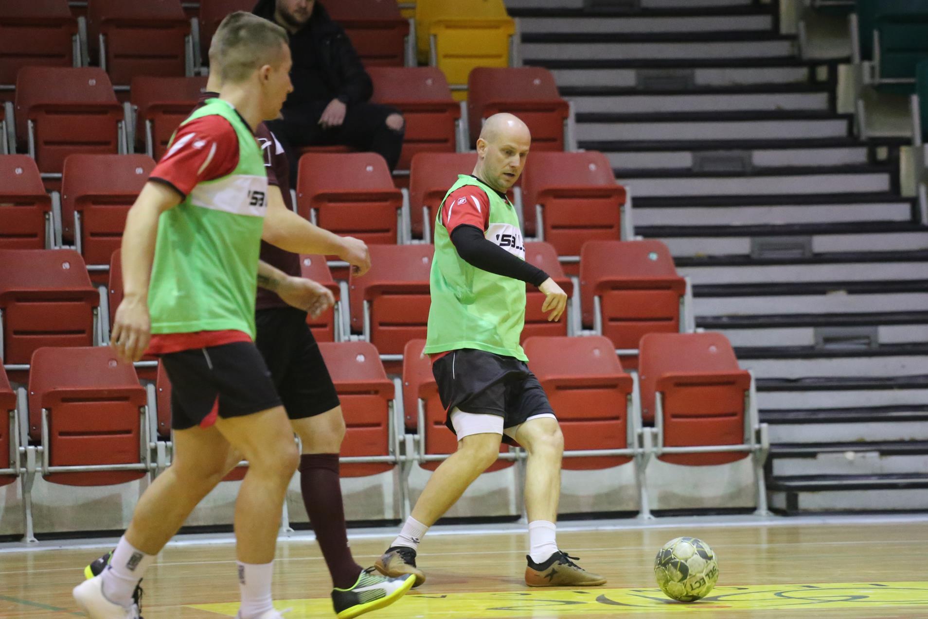 Legnicka Liga Halowa: Łobodziński i spółka pokonali mistrza