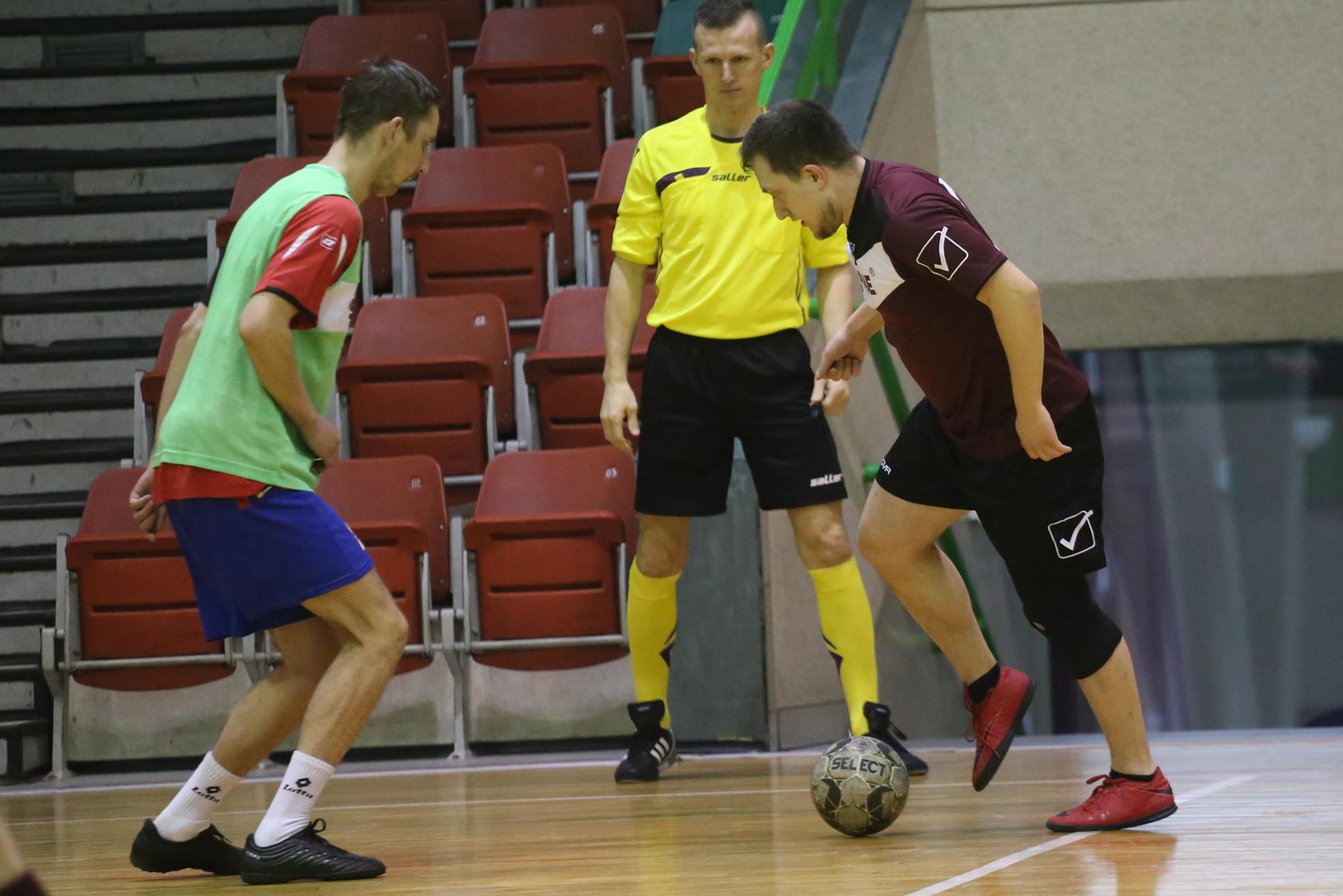 Legnicka Liga Halowa: Łobodziński i spółka pokonali mistrza