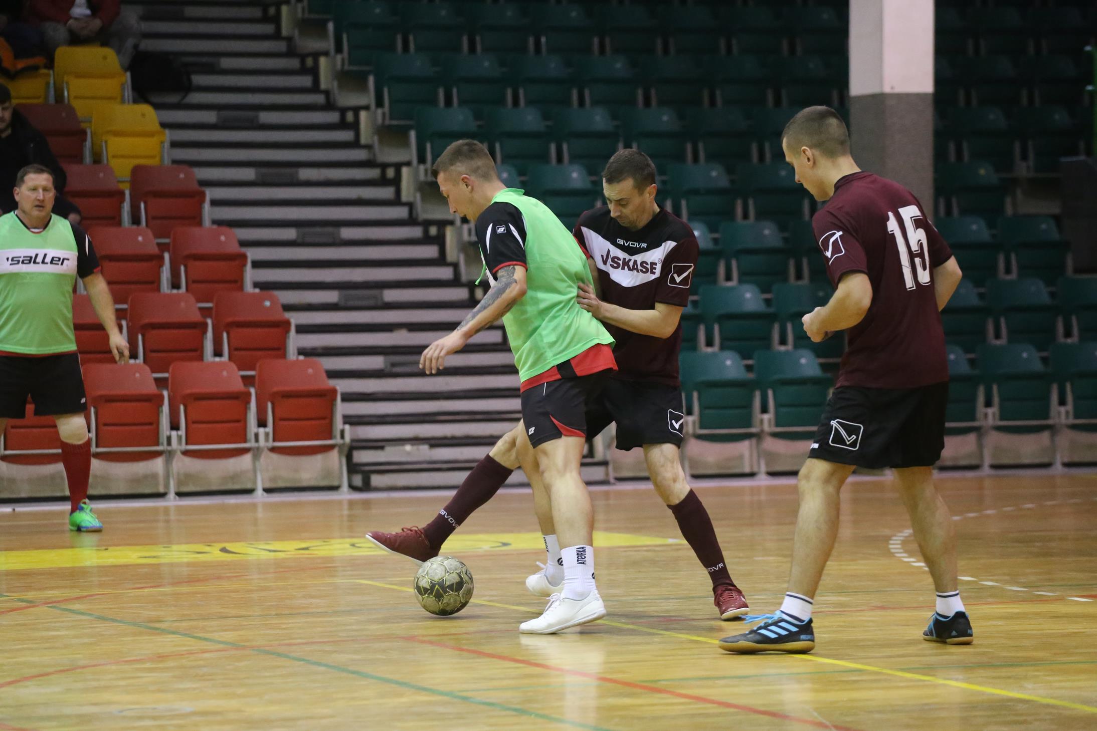 Legnicka Liga Halowa: Łobodziński i spółka pokonali mistrza