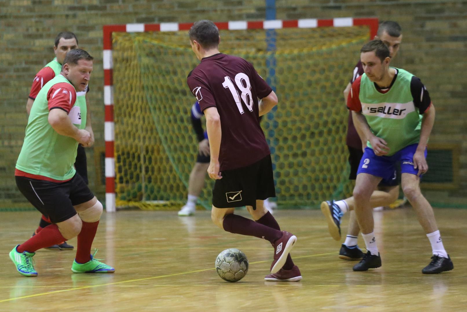 Legnicka Liga Halowa: Łobodziński i spółka pokonali mistrza