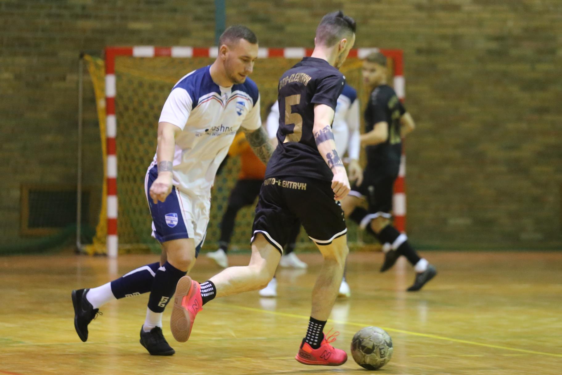 Legnicka Liga Halowa: Łobodziński i spółka pokonali mistrza