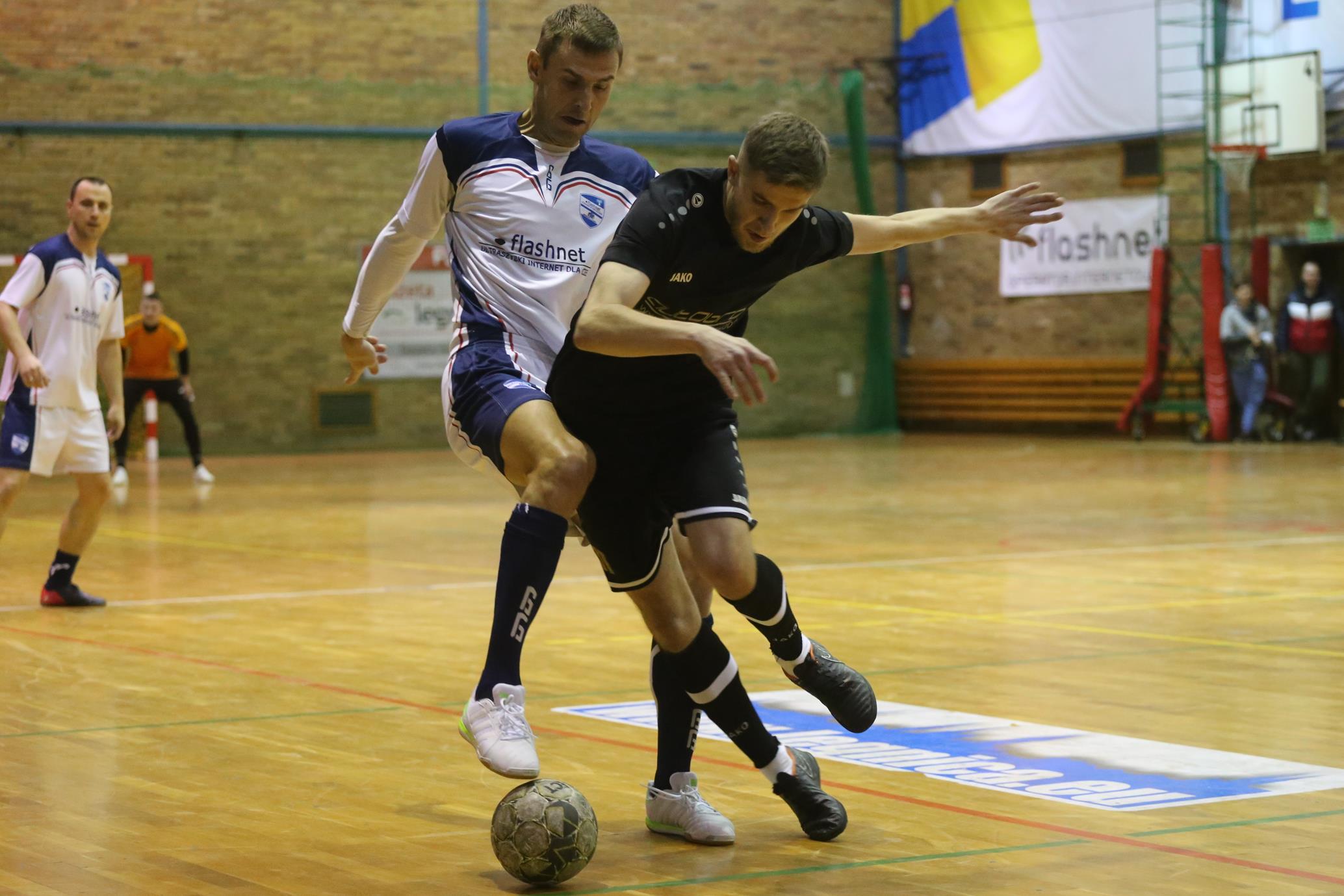 Legnicka Liga Halowa: Łobodziński i spółka pokonali mistrza