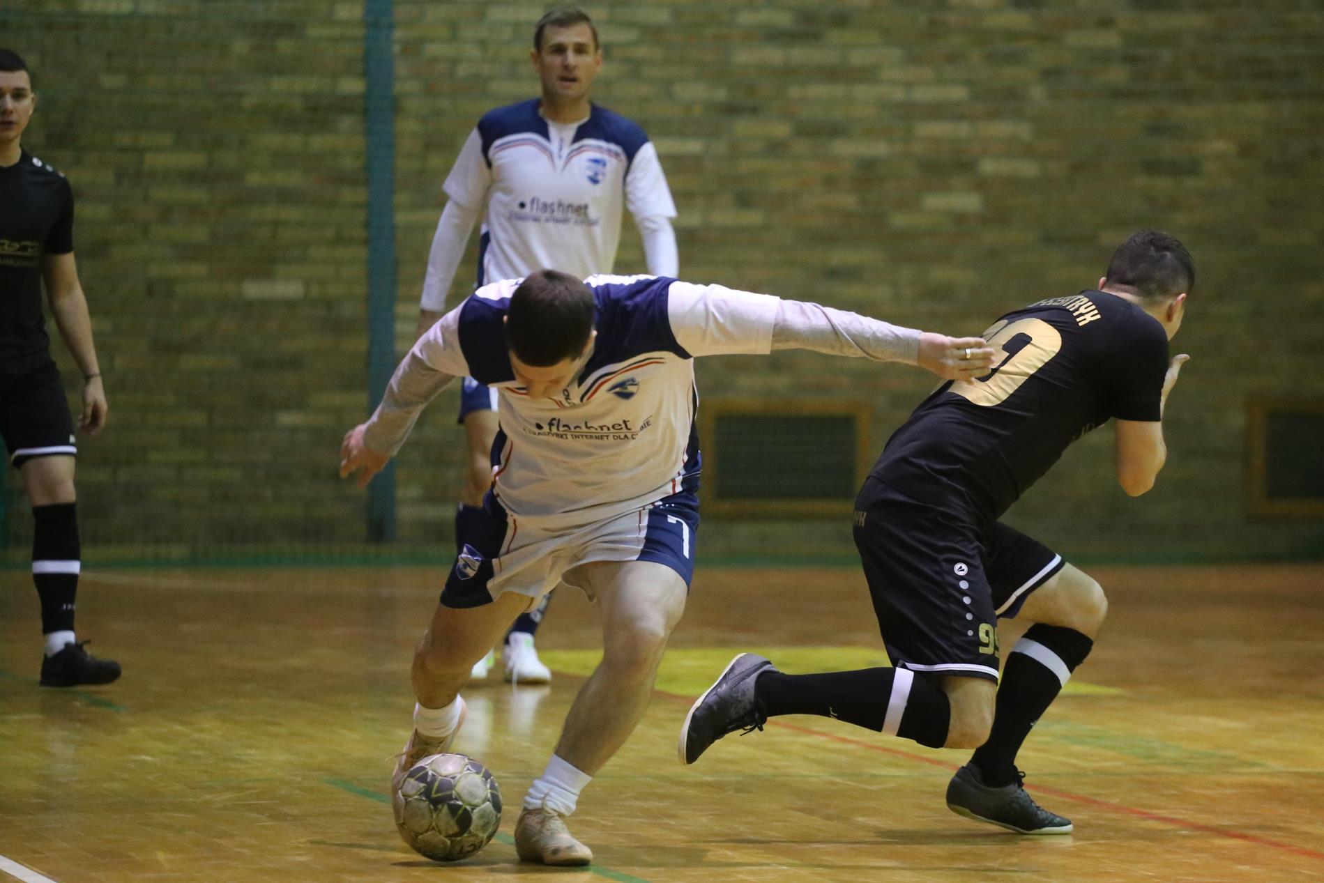 Legnicka Liga Halowa: Łobodziński i spółka pokonali mistrza