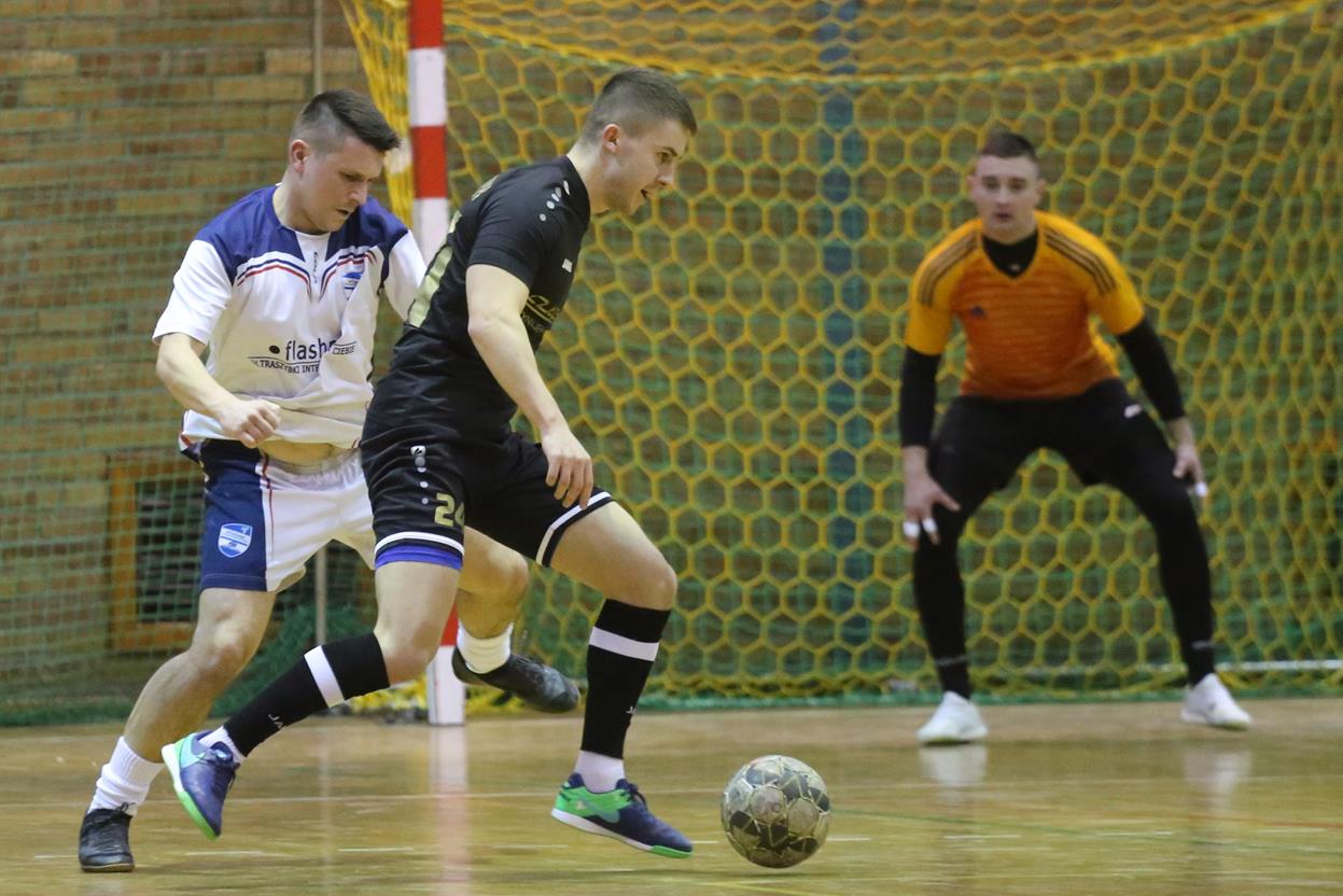 Legnicka Liga Halowa: Łobodziński i spółka pokonali mistrza