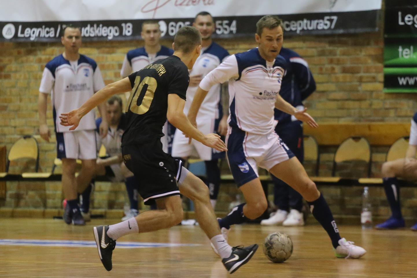 Legnicka Liga Halowa: Łobodziński i spółka pokonali mistrza
