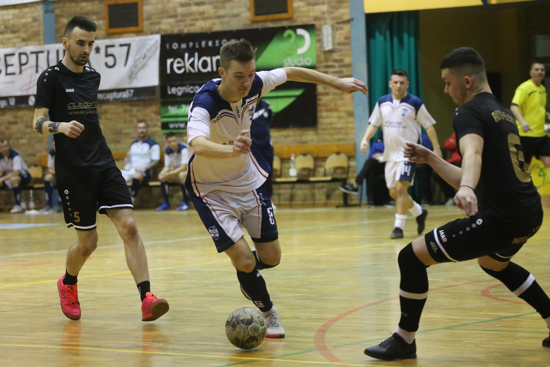 Legnicka Liga Halowa: Łobodziński i spółka pokonali mistrza