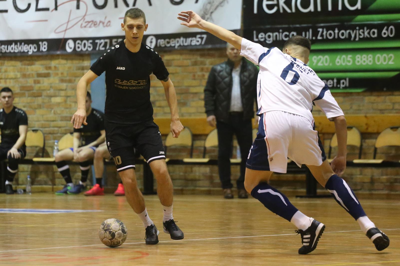 Legnicka Liga Halowa: Łobodziński i spółka pokonali mistrza