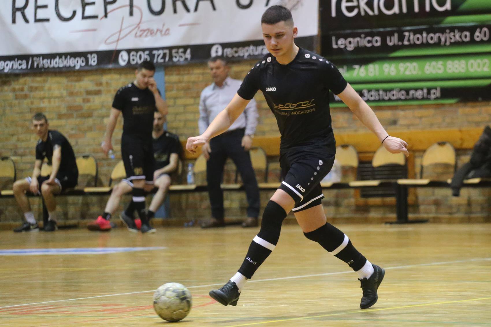 Legnicka Liga Halowa: Łobodziński i spółka pokonali mistrza
