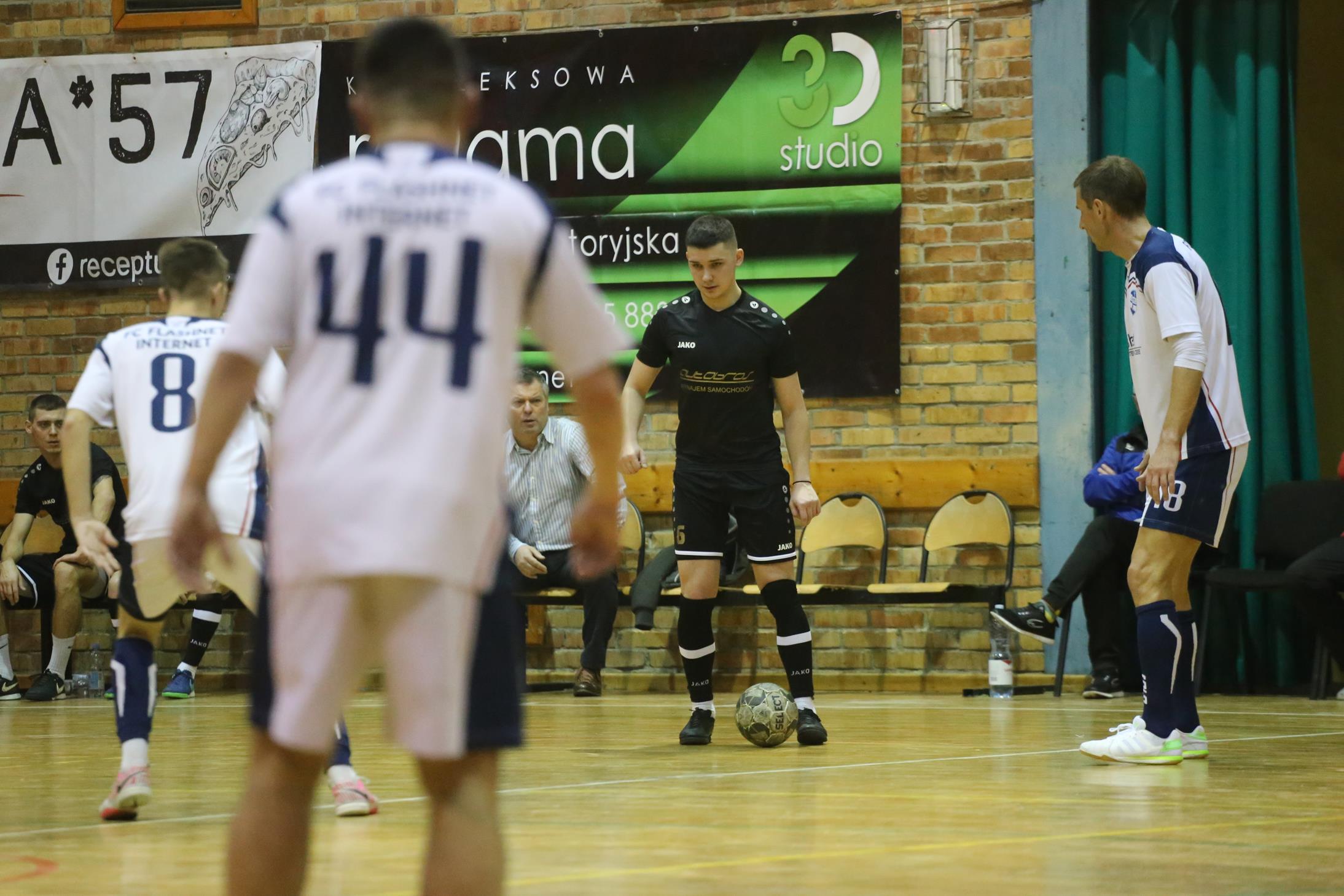 Legnicka Liga Halowa: Łobodziński i spółka pokonali mistrza