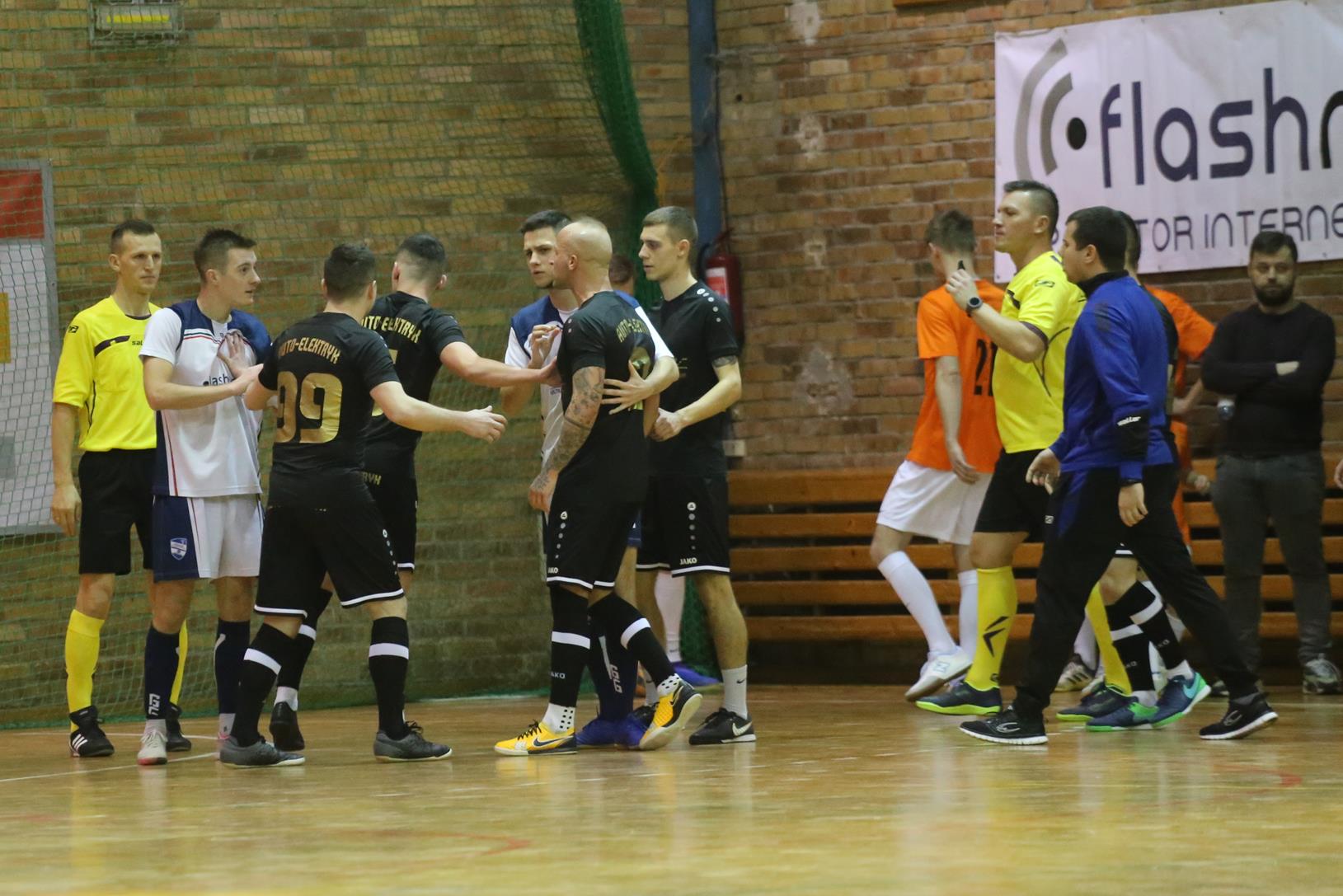 Legnicka Liga Halowa: Łobodziński i spółka pokonali mistrza