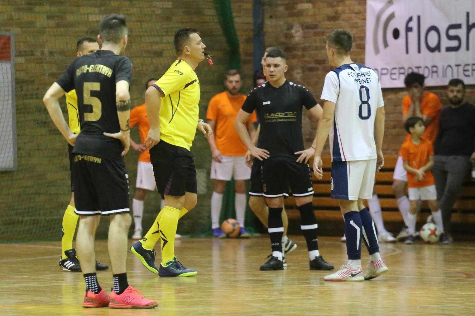 Legnicka Liga Halowa: Łobodziński i spółka pokonali mistrza