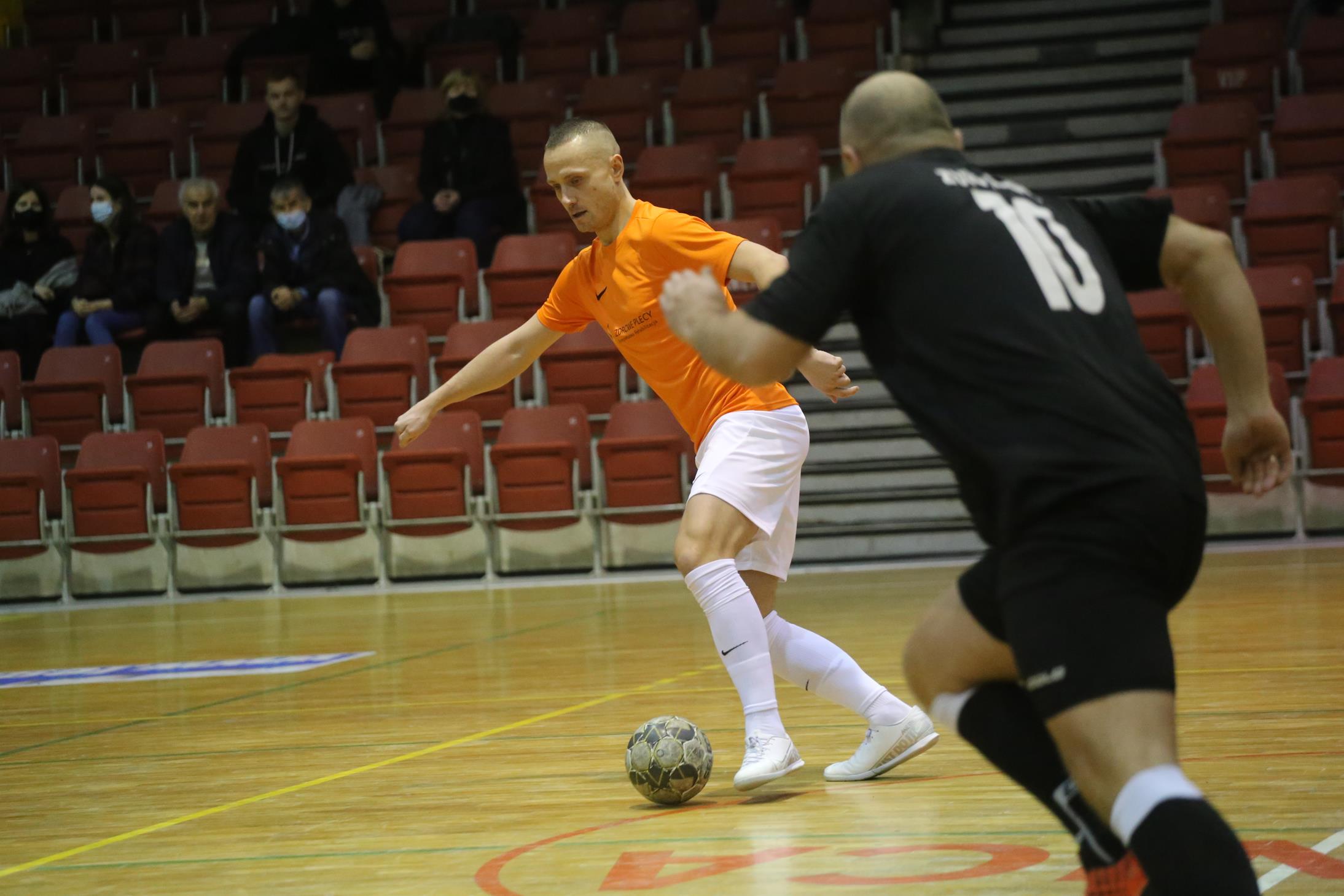 Legnicka Liga Halowa: Łobodziński i spółka pokonali mistrza