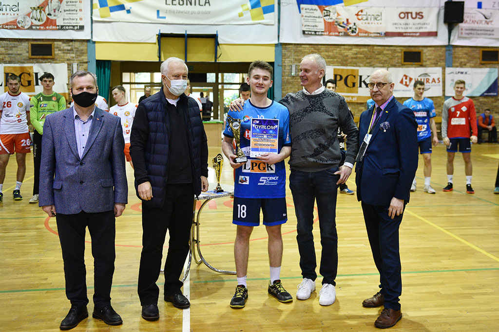 Siódemka Legnica wygrywa z Olimpią i melduje się w 1/4 MPJ