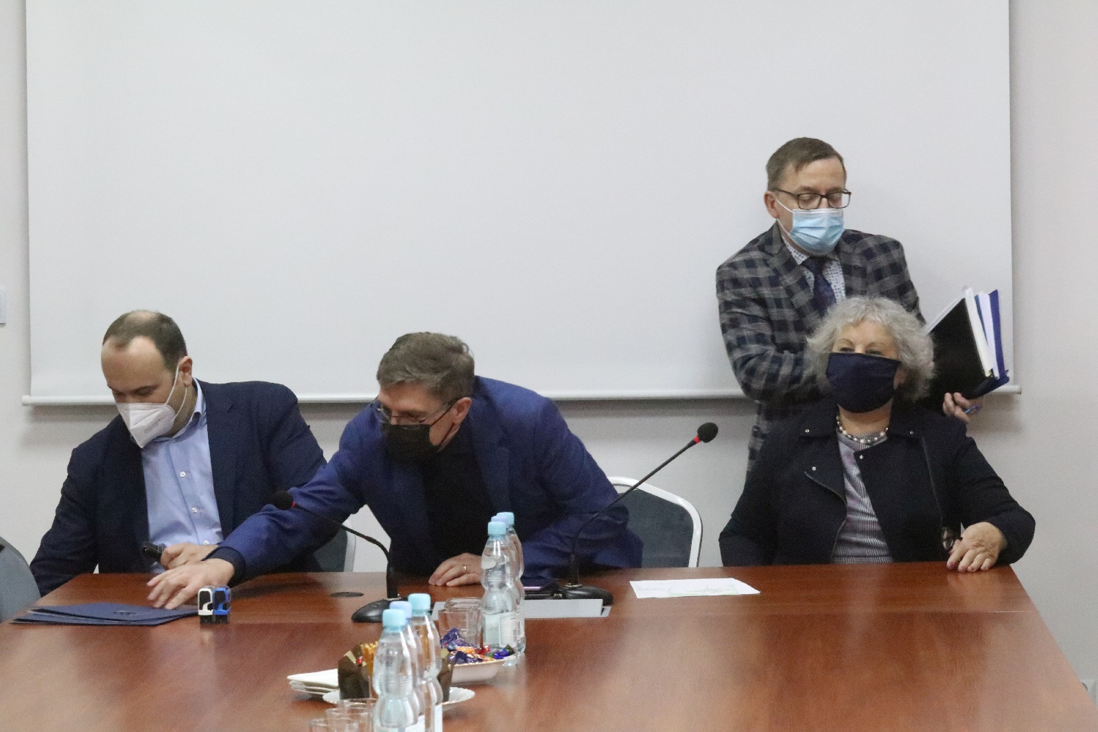 Umowa na przebudowę drogi Szczedrzykowice-Dąbie już podpisana