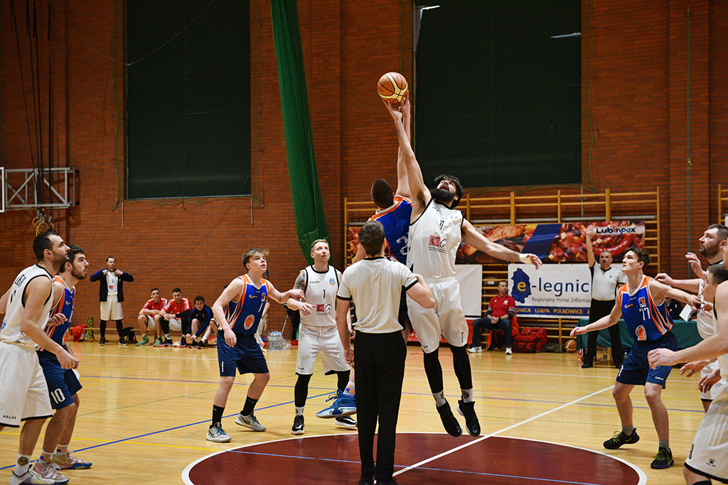 Basket Legnica zdecydowanie wygrywa z UKS SMS Karpacz