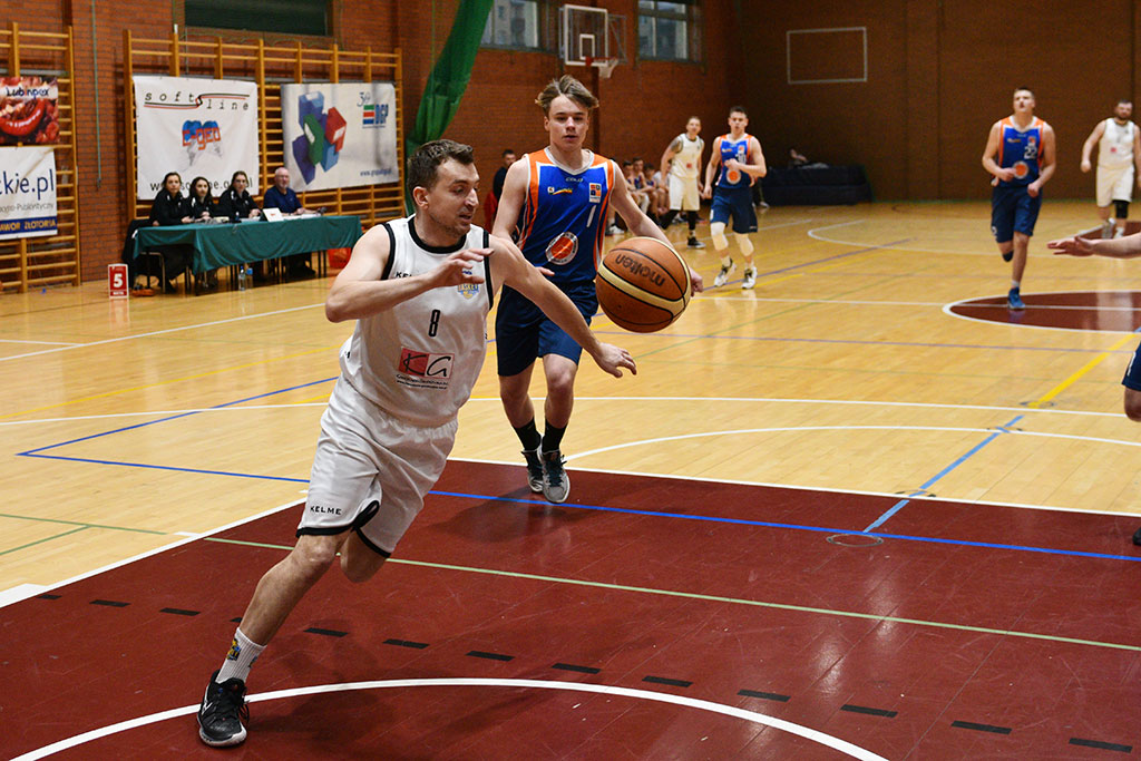 Basket Legnica zdecydowanie wygrywa z UKS SMS Karpacz