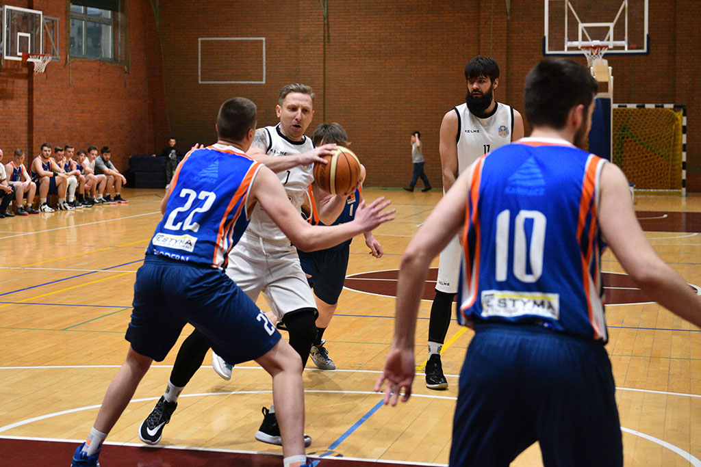 Basket Legnica zdecydowanie wygrywa z UKS SMS Karpacz