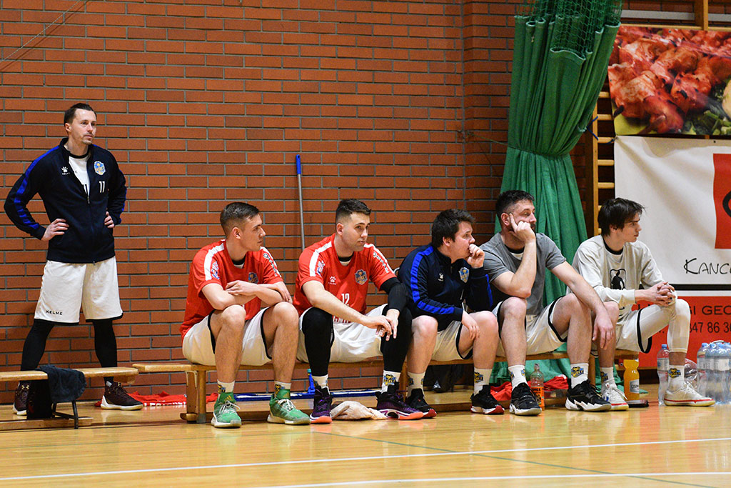 Basket Legnica zdecydowanie wygrywa z UKS SMS Karpacz