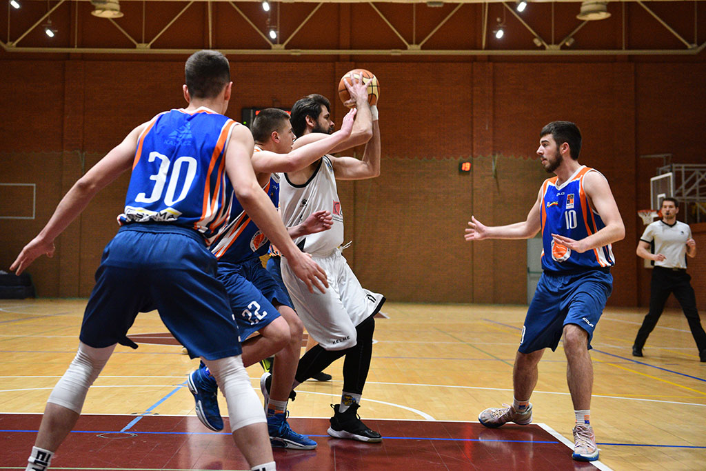 Basket Legnica zdecydowanie wygrywa z UKS SMS Karpacz