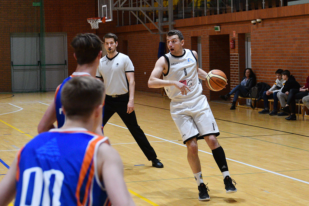 Basket Legnica zdecydowanie wygrywa z UKS SMS Karpacz