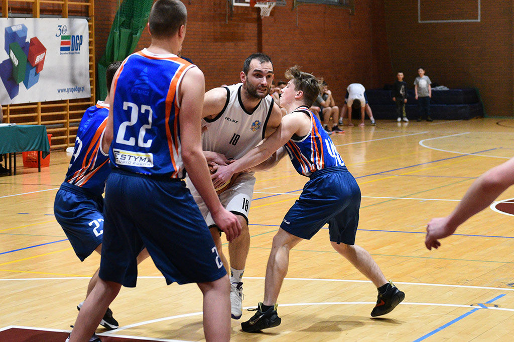 Basket Legnica zdecydowanie wygrywa z UKS SMS Karpacz