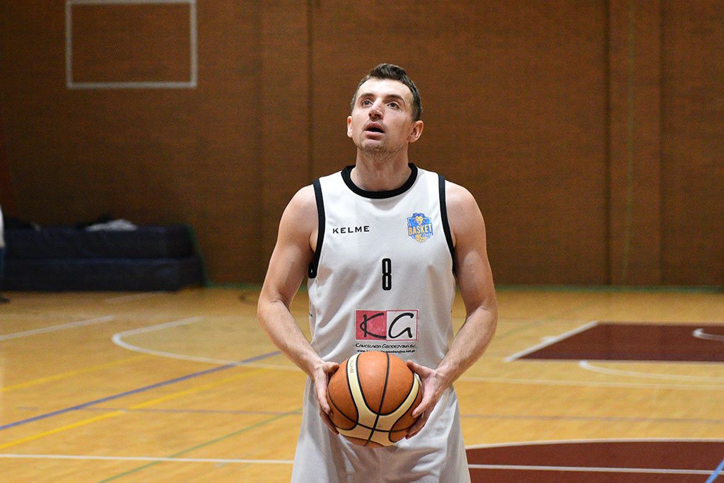 Basket Legnica zdecydowanie wygrywa z UKS SMS Karpacz