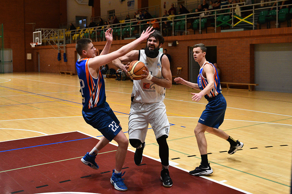 Basket Legnica zdecydowanie wygrywa z UKS SMS Karpacz