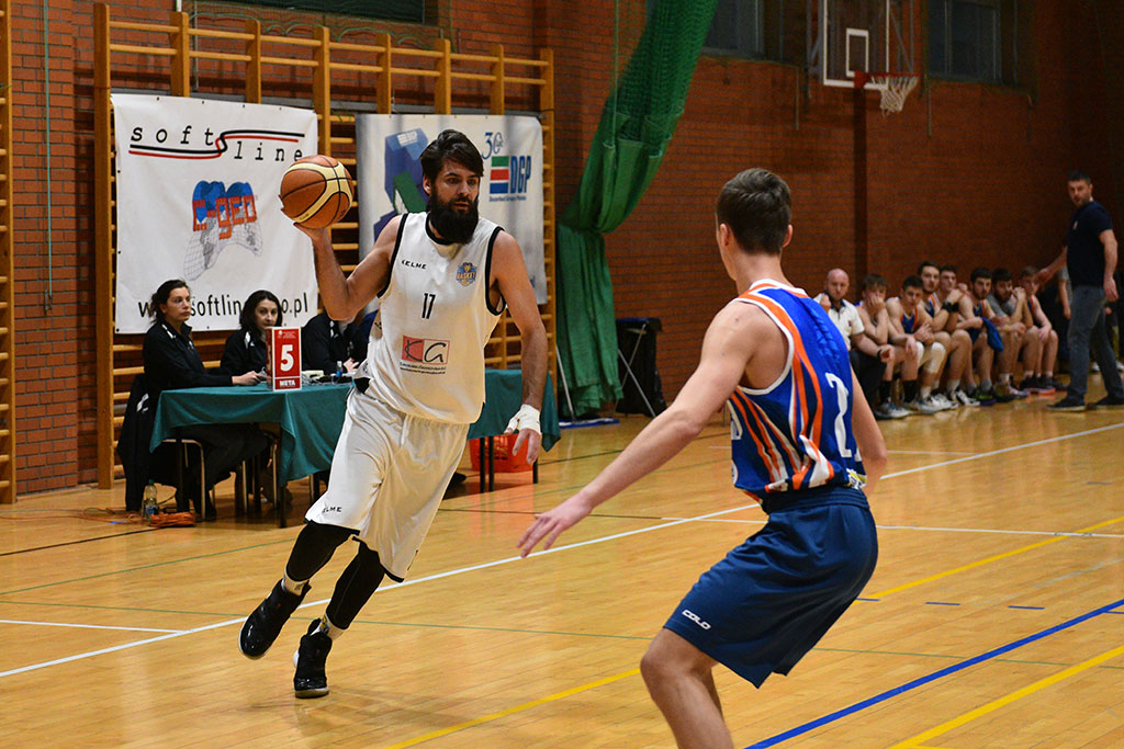 Basket Legnica zdecydowanie wygrywa z UKS SMS Karpacz