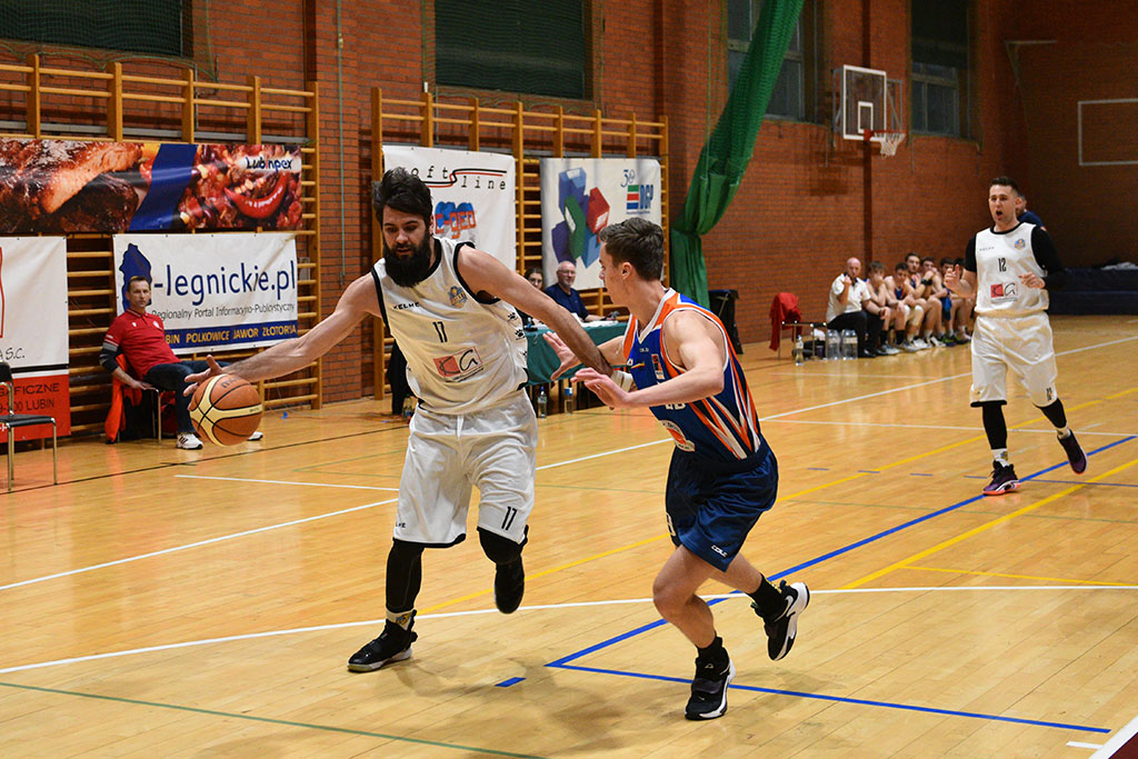 Basket Legnica zdecydowanie wygrywa z UKS SMS Karpacz