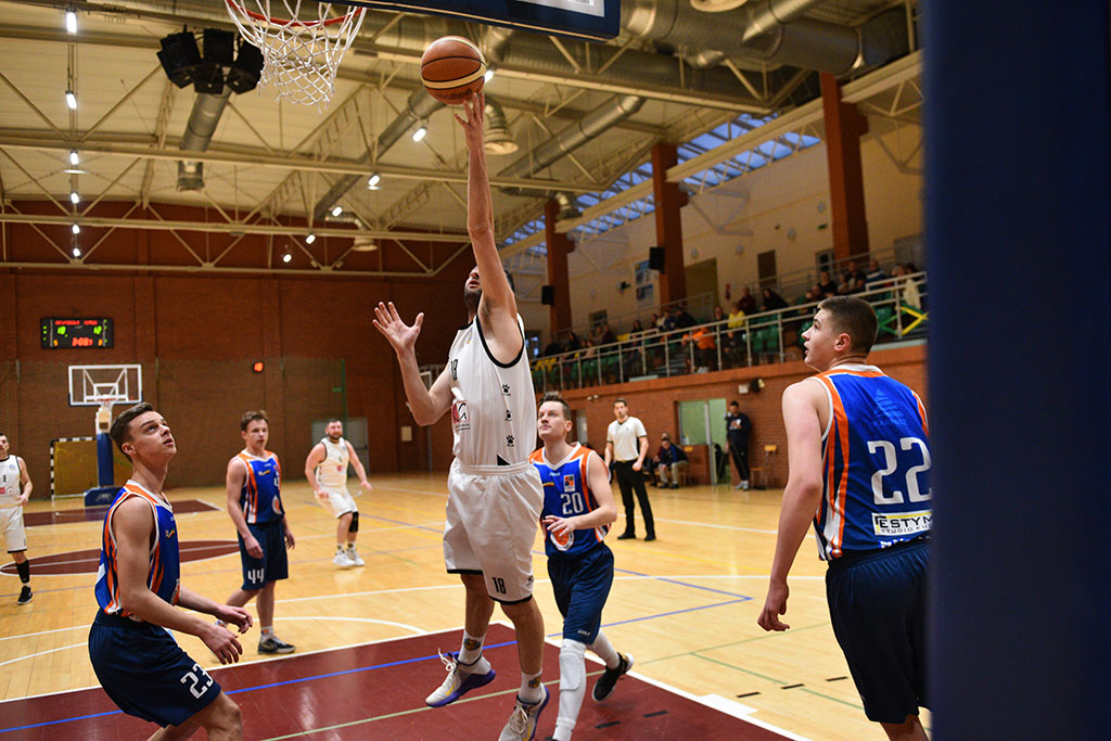 Basket Legnica zdecydowanie wygrywa z UKS SMS Karpacz