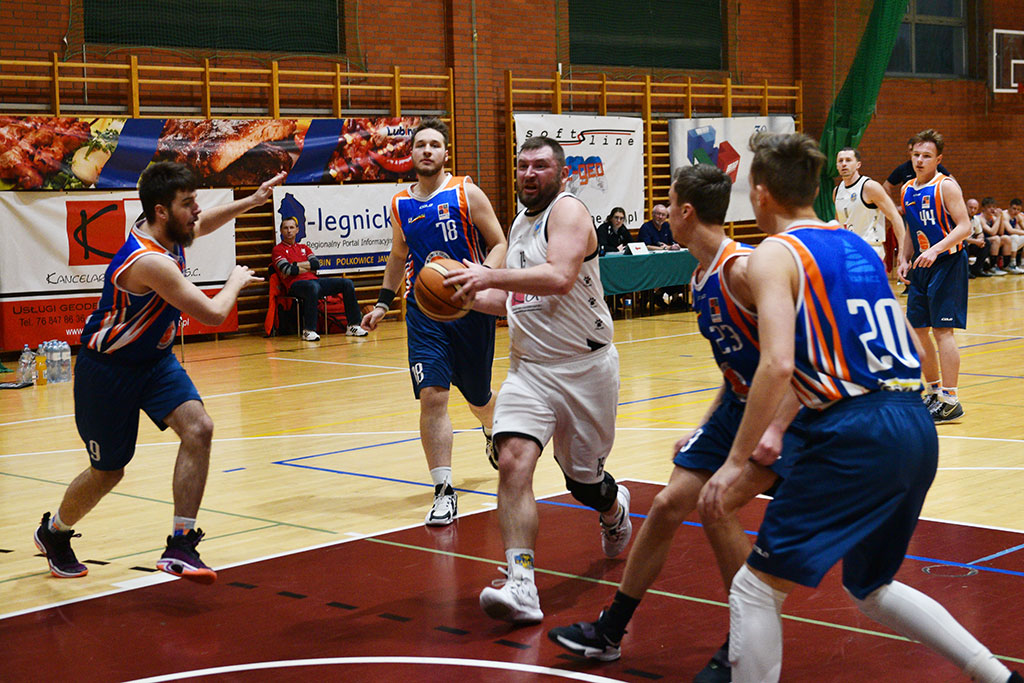 Basket Legnica zdecydowanie wygrywa z UKS SMS Karpacz