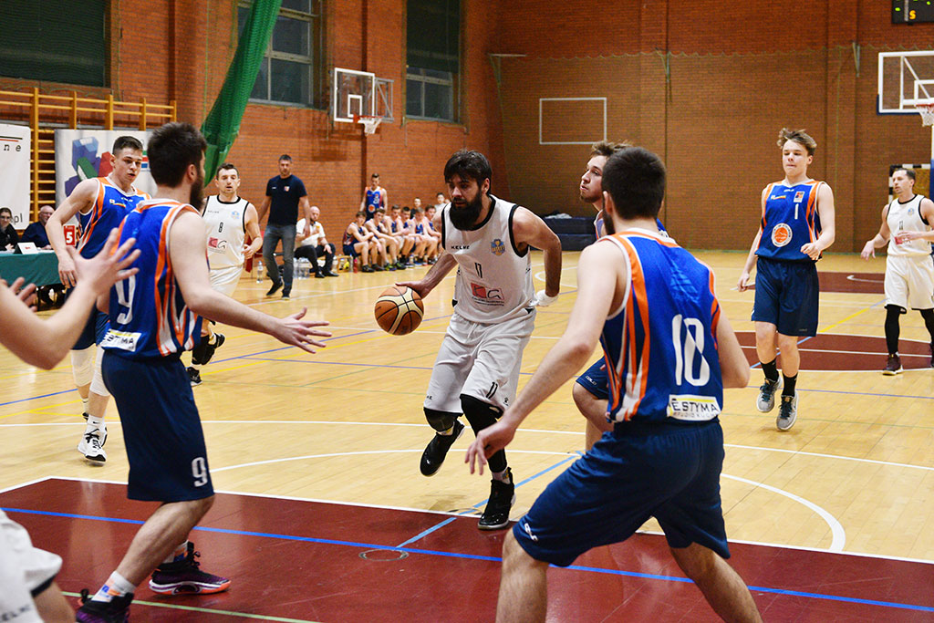 Basket Legnica zdecydowanie wygrywa z UKS SMS Karpacz